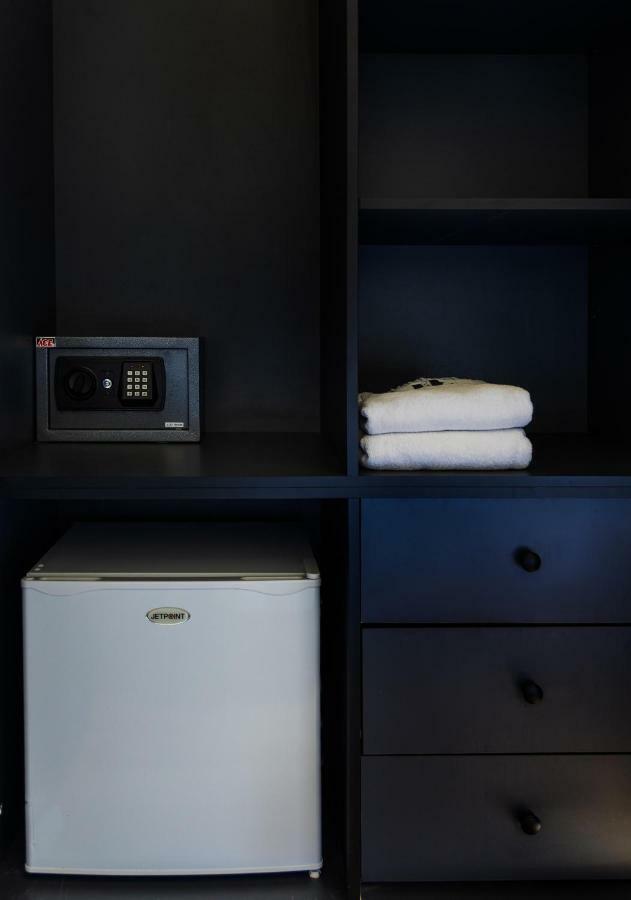 Kalvin Boutique Hotel By Levinsky Market Tel-Aviv エクステリア 写真
